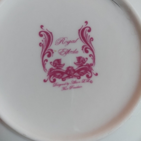 Vintage* Royal Elfreda (2) Asymmetrical Teacup & Saucer Sets - Picture 7 of 7